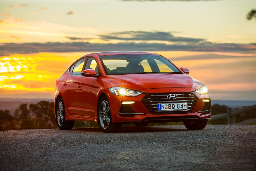 Hyundai Elantra SR Turbo 2016 года  (AU) (фото 2 из 31)